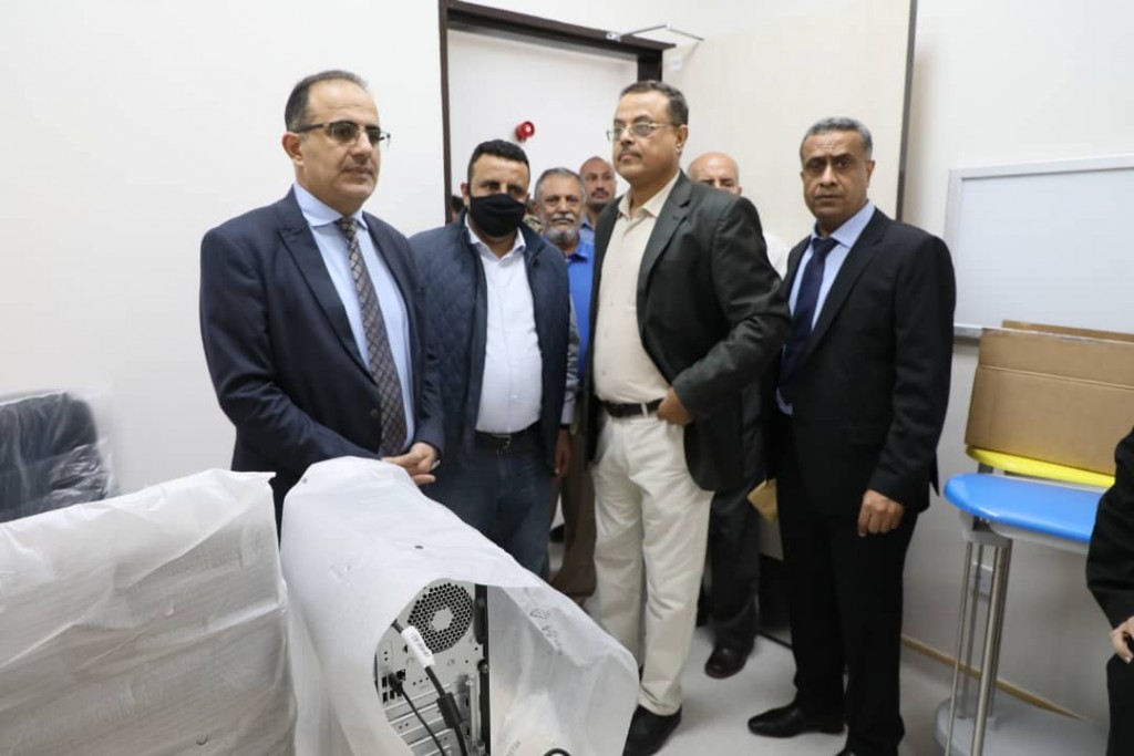 وزير الصحة خلال الزيارة