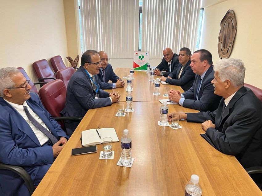 وزير الصحة ونظيره الكوبي
