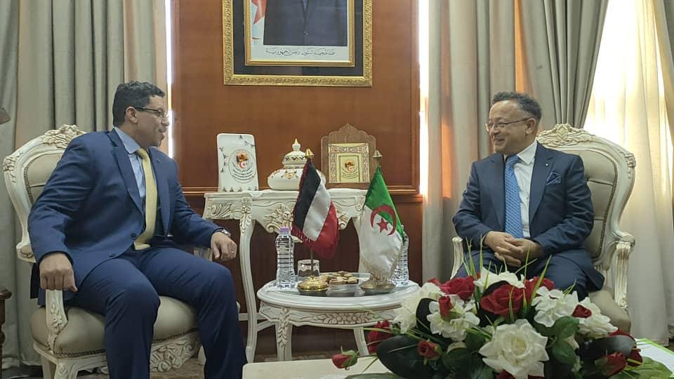 بن مبارك يلتقي وزير التعليم العالي الجزائري