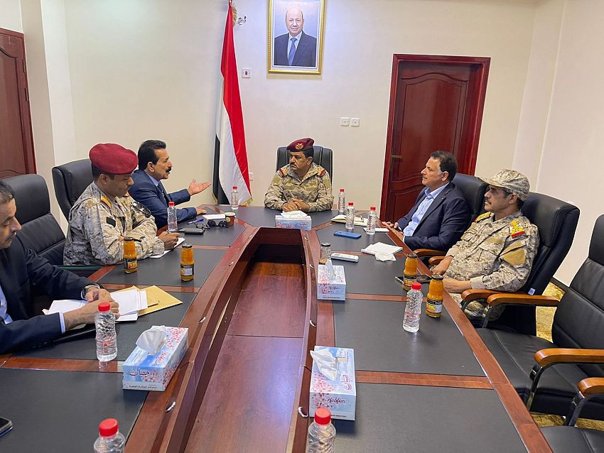 وزير الدفاع خلال اللقاء