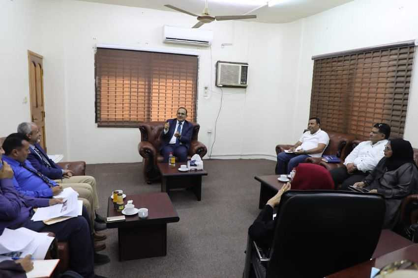 وزير الصحة خلال الاجتماع