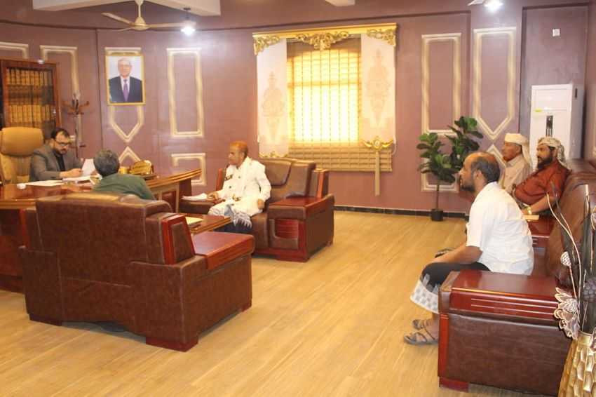 وزير الأشغال والطرق خلال اللقاء
