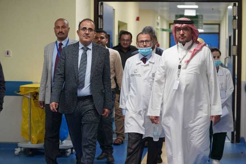 وزير الصحة خلال الزيارة