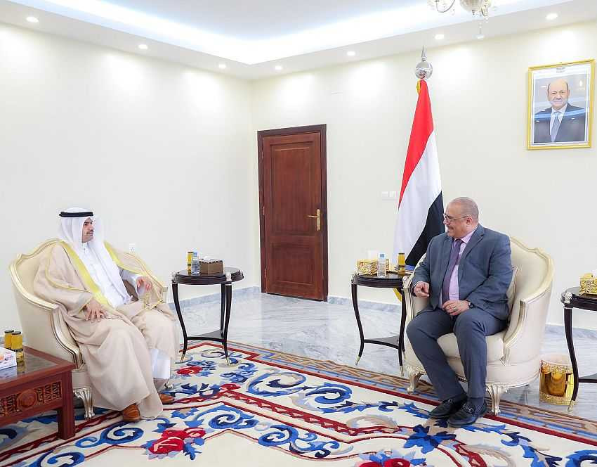 وزير التخطيط خلال اللقاء