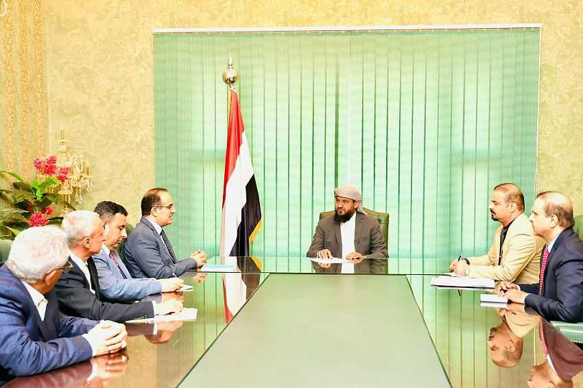 لقاء عضو مجلس القيادة المحرّمي بقيادة وزارة الصحة العامة والسكان