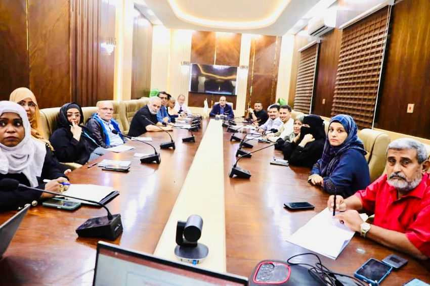 اجتماع صحي موسع لوزير الصحة