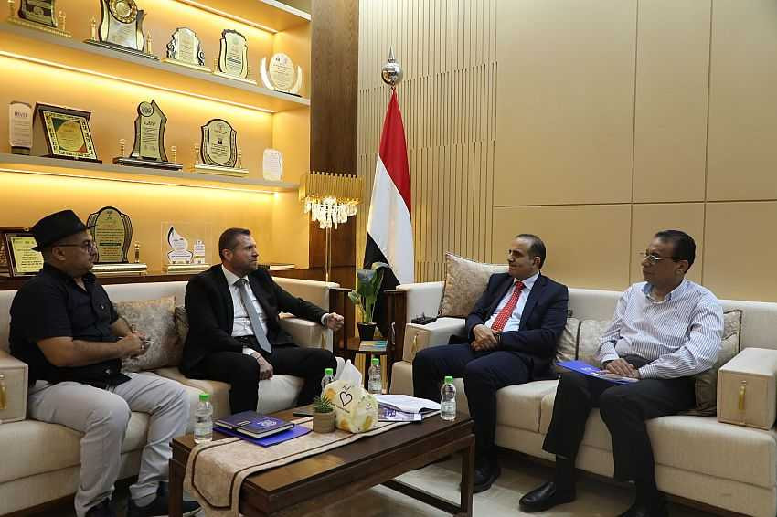 لقاء وزير الصحة مع مدير المشاريع الصحية بمنظمة الهجرة الدولية