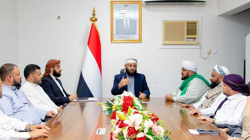 اجتماع وزير الأوقاف والإرشاد لقيادة الوزارة