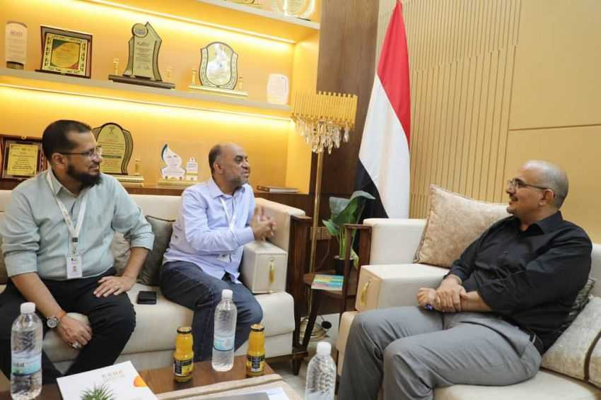 لقاء وزير الصحة مع رئيس مؤسسة التواصل للتنمية الإنسانية