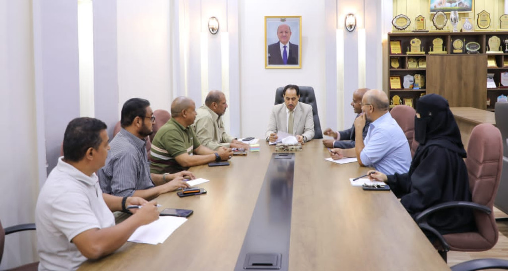 البكري يطلع على آخر الاستعدادات لإقامة البطولة العربية لمصارعة الذراعين بعدن