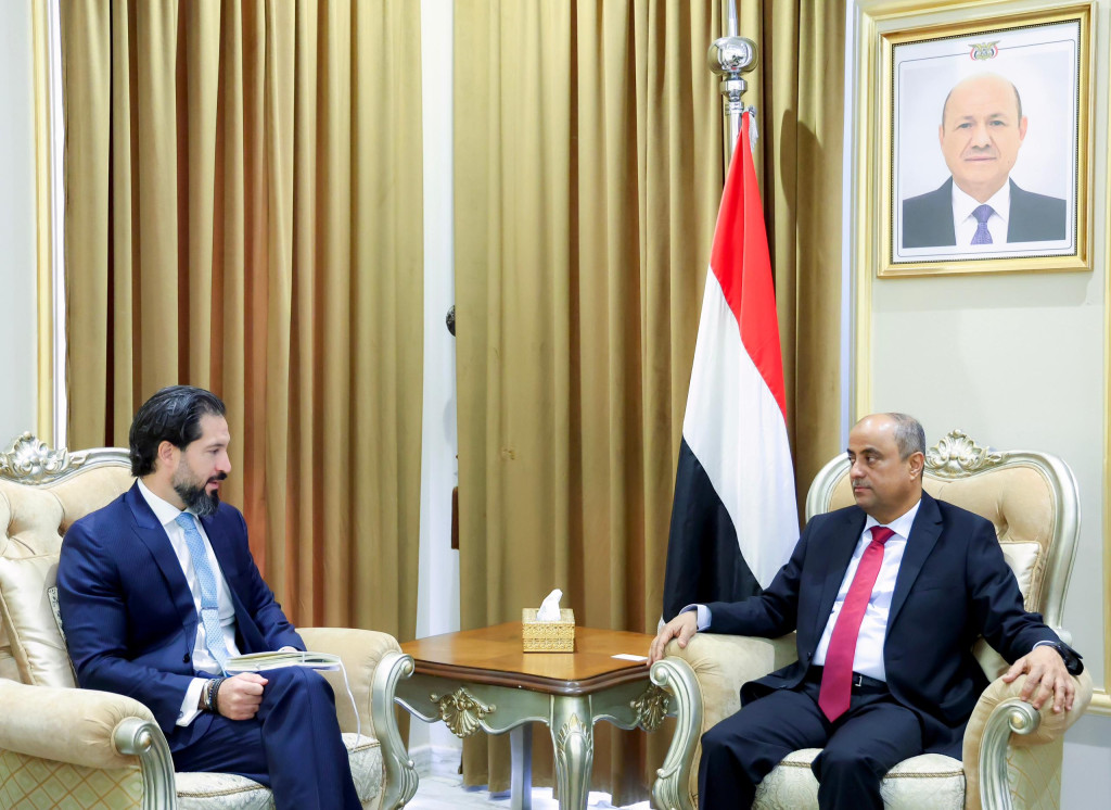 رئيس مجلس الوزراء يستقبل القائم بأعمال سفير الولايات المتحدة الأمريكية