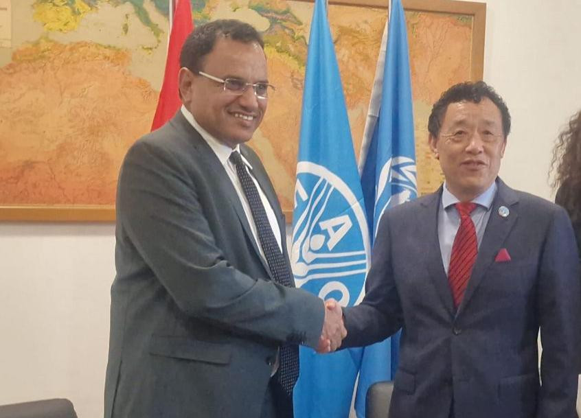 وزير الزراعة والري والثروة السمكية يبحث مع مدير منظمة (FAO) تعزيز التعاون الثنائي