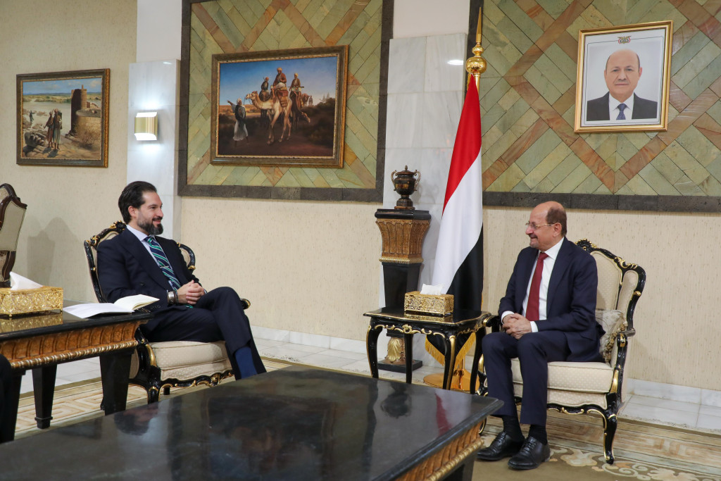 وزير الخارجية يبحث مع القائم بأعمال السفارة الأمريكية دعم جهود الحكومة اليمنية