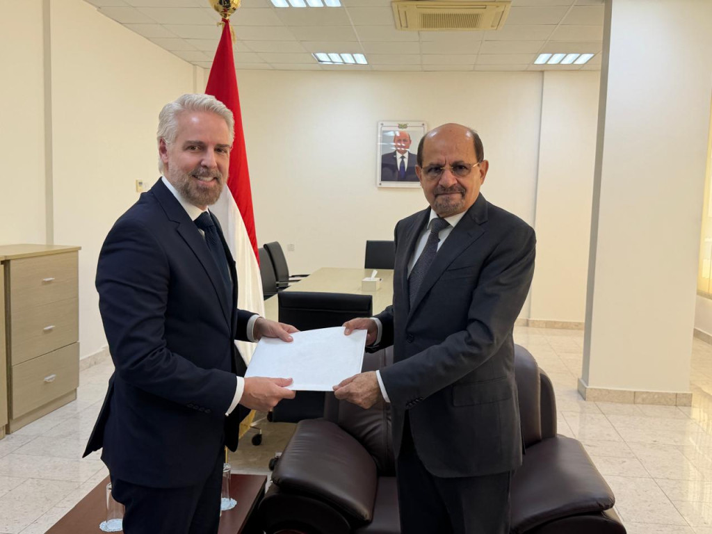 وزير الخارجية يتسلم نسخة من أوراق اعتماد السفير البرازيلي