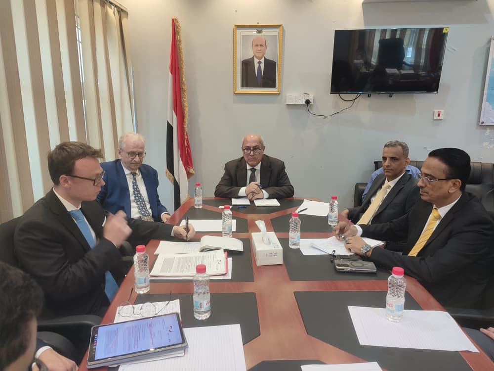 وزير الإدارة المحلية يبحث مع السفير الألماني تعزيز التعاون الثنائي