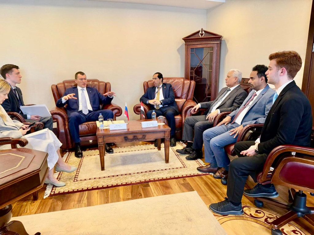 وزير الشباب والرياضة يبحث مع نظيره الروسي سبل تعزيز التعاون الثنائي