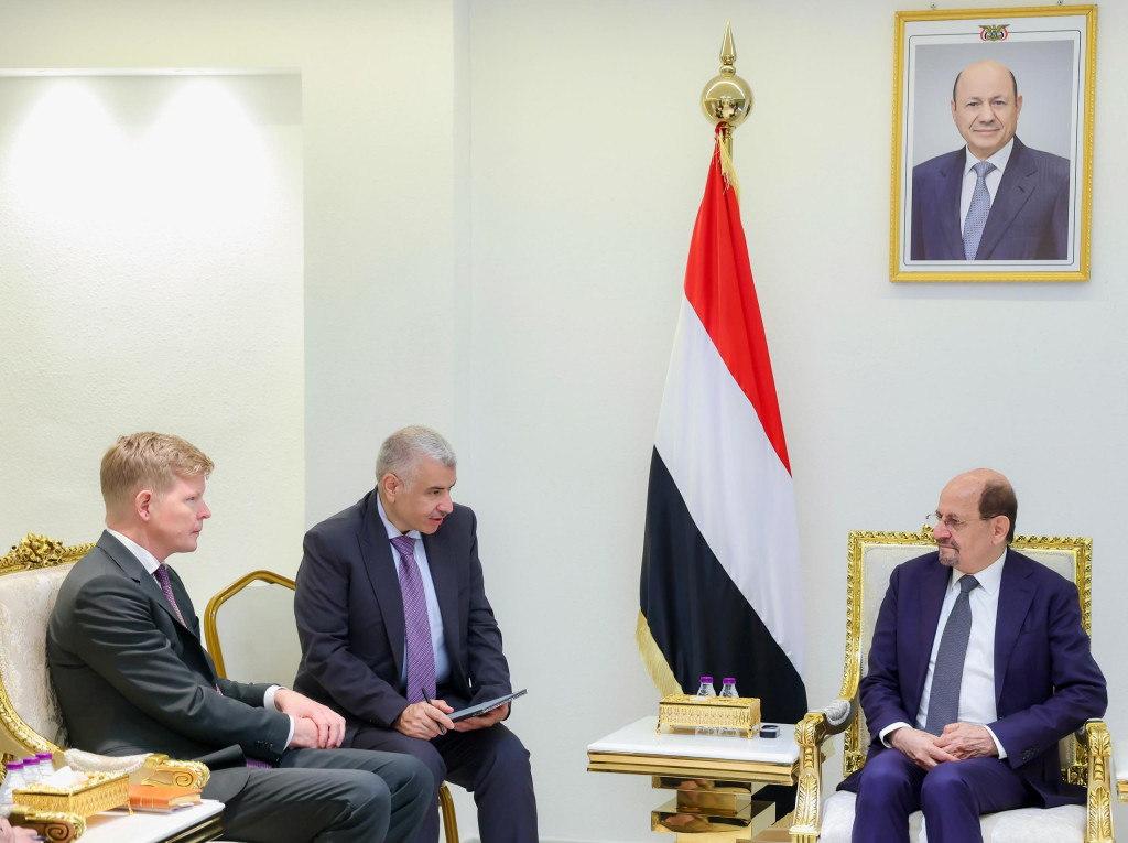 رئيس الوزراء يناقش مع المبعوث الأممي مستجدات الأوضاع ويؤكد أهمية دفع ملف المحتجزين