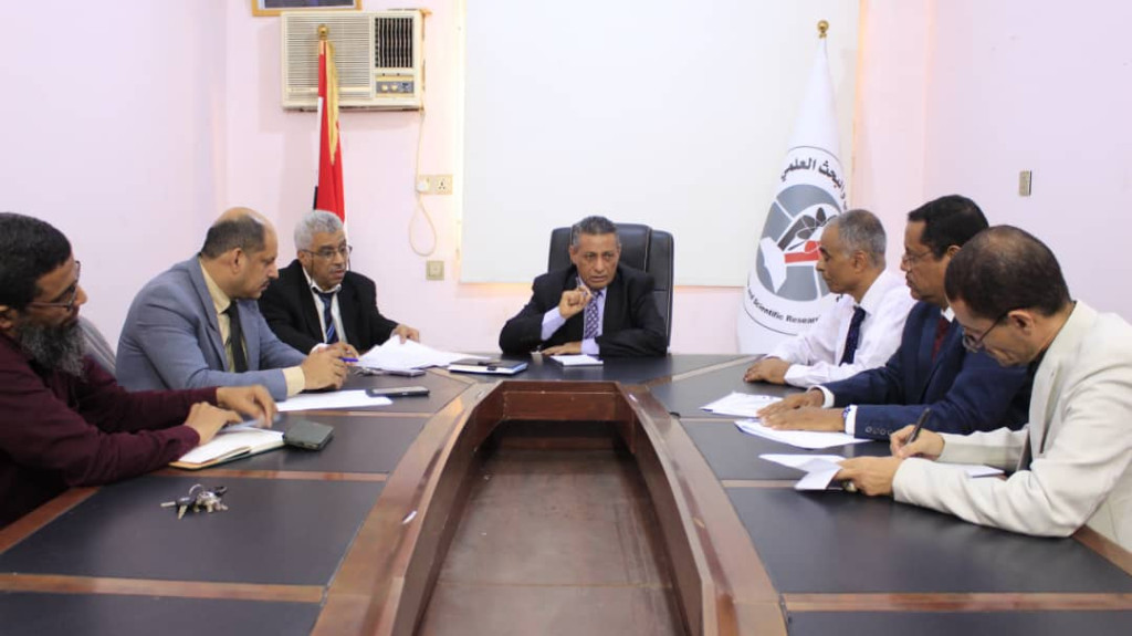 اجتماع في عدن يناقش تطوير الأداء الأكاديمي وتعزيز الانضباط في الجامعات