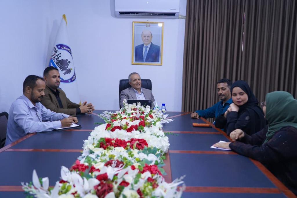 وزير الشؤون الاجتماعية والعمل يناقش مع عدد من مؤسسات المجتمع المدني تطوير تدخلاتها وفق الاحتياجات