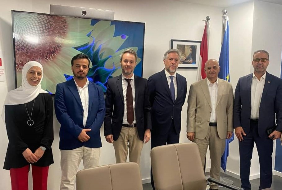 الوزير الشرجبي يبحث مع سفير الاتحاد الأوروبي تعزيز التعاون المائي والبيئي والتغير المناخي