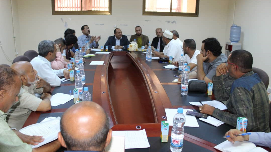 نائب وزير الصناعة والتجارة سالم الوالي يجتمع بجمعية الصرافين ومالكي شركات ومحلات الصرافة بعدن