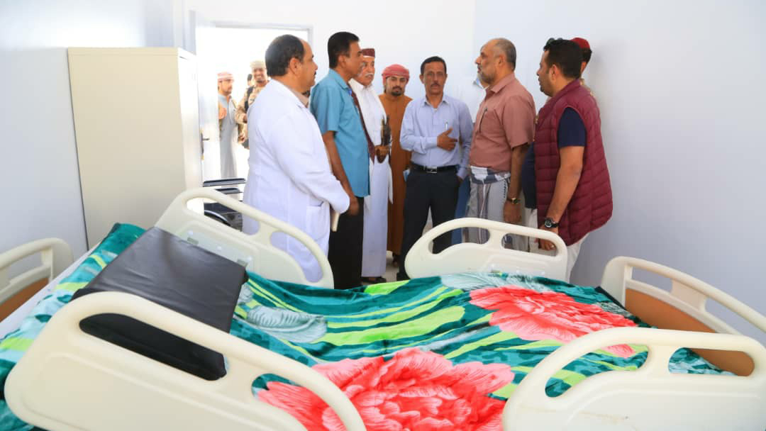 وكيل وزارة الصحة علي الوليدي يتفقد سير العمل في مستشفى الحياة العام كمركز عزل علاجي