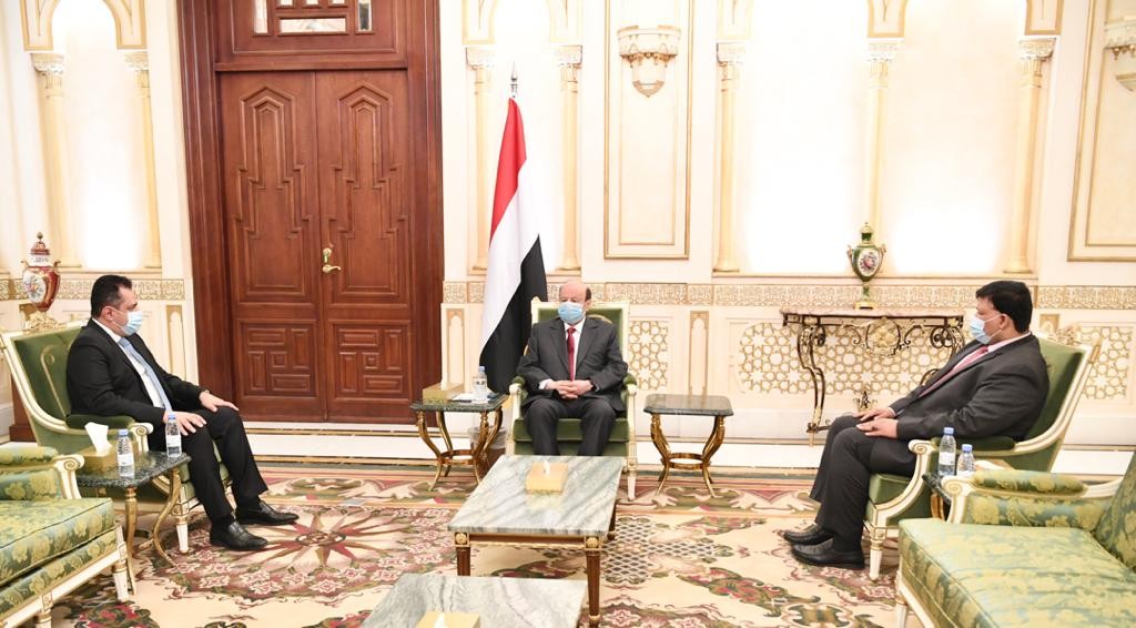 فخامة رئيس الجمهورية خلال استقباله رئيس الوزراء د.معين