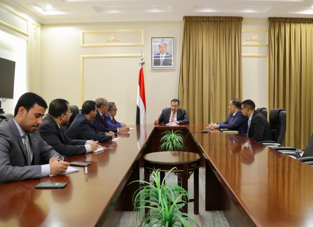 رئيس الوزراء د.معين عبدالملك مع المجلس الانتقالي