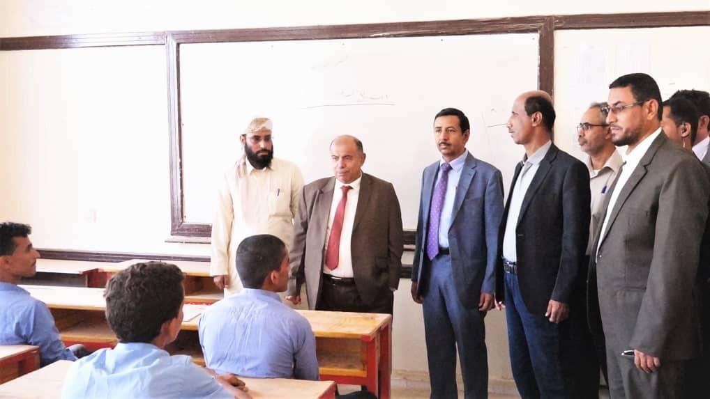 نائب رئيس الوزراء ومحافظ شبوة خلال التدشين