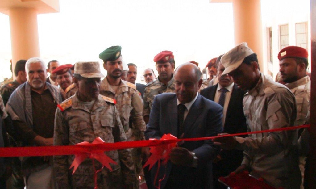 نائب رئيس الوزراء مع محافظ حضرموت