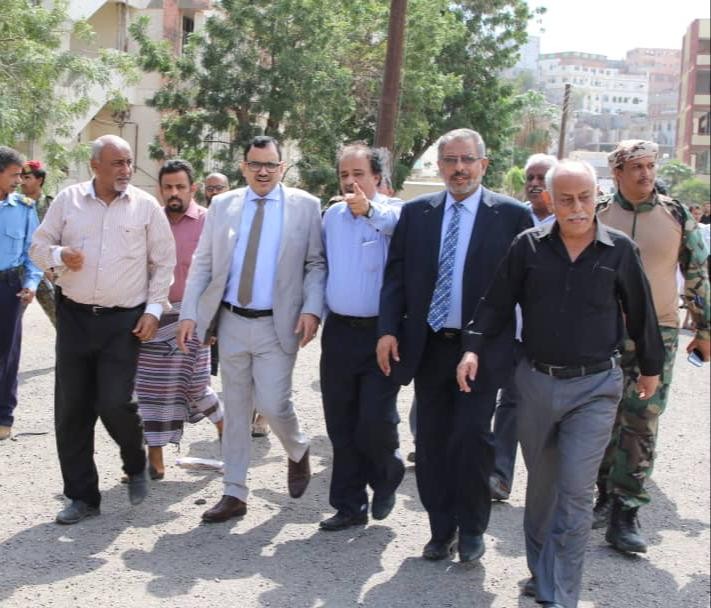 الوزير السقطري خلال الزيارة التفقدية