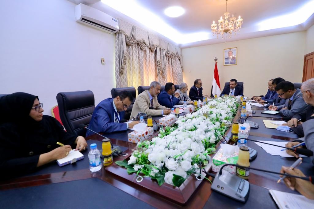 خلال الاجتماع