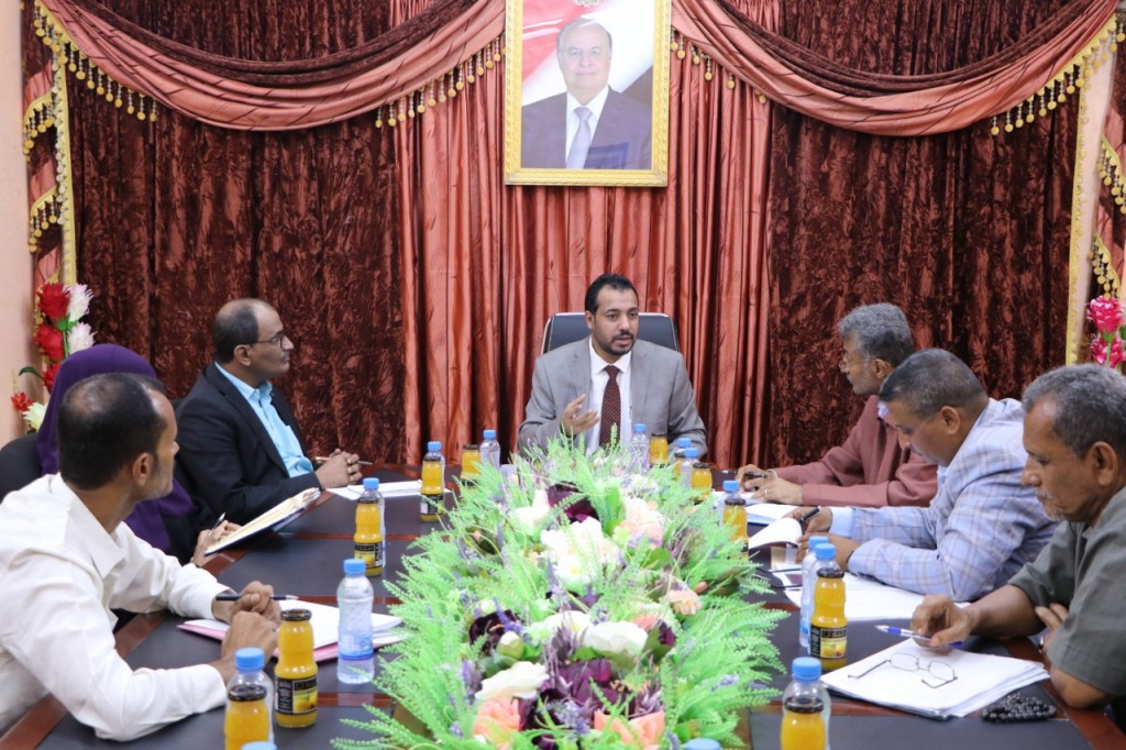 وزير التربية والتعليم خلال الاجتماع