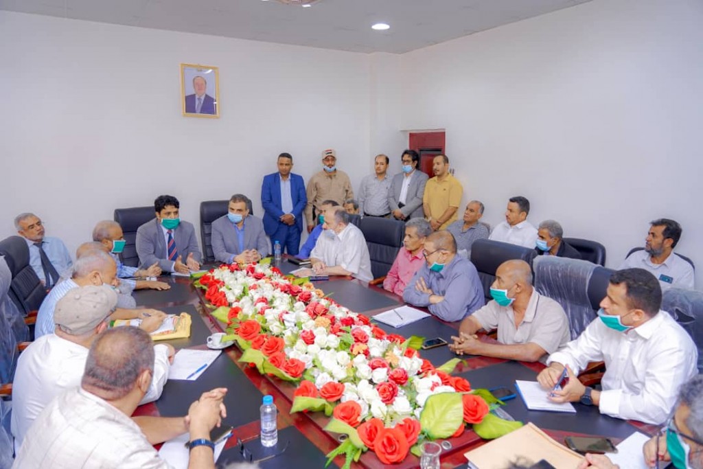 وزير الكهرباء خلال اللقاء