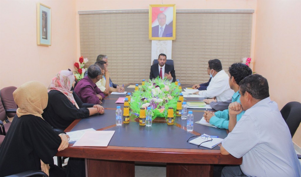 وزير التربية والتعليم خلال اللقاء