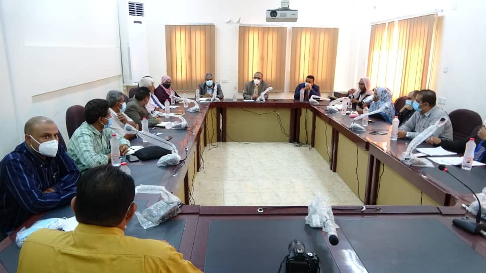 وزير الصحة خلال الاجتماع الموسع