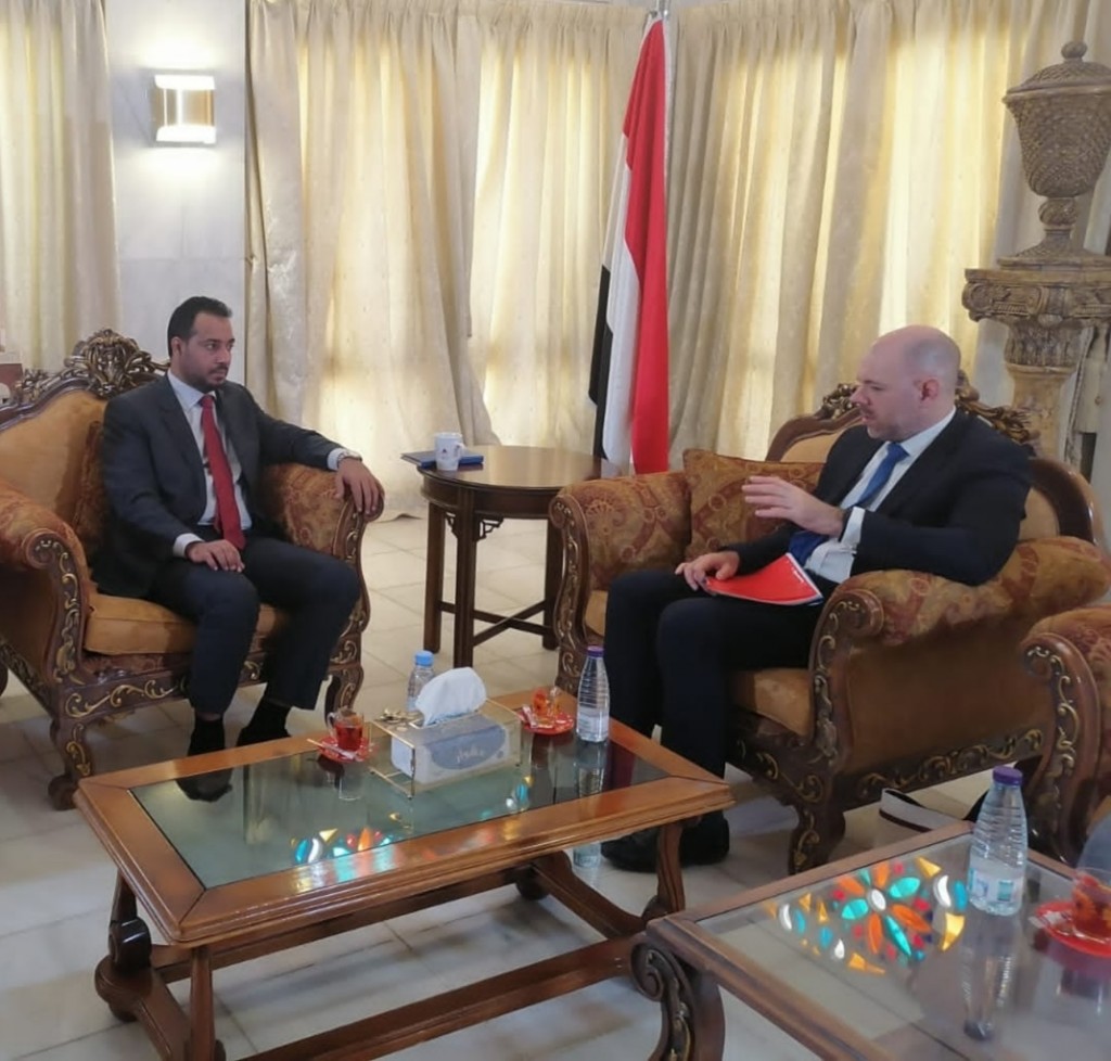 وزير التربية والتعليم مع سفير المملكة المتحدة