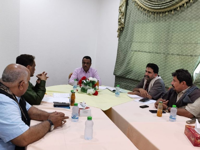 وزير النفط والمعادن خلال الاجتماع