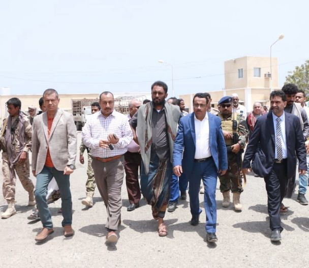 وزير النفط والمعادن خلال اطلاعه