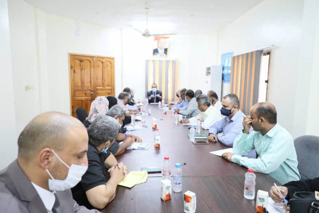 وزير الصحة خلال الاجتماع