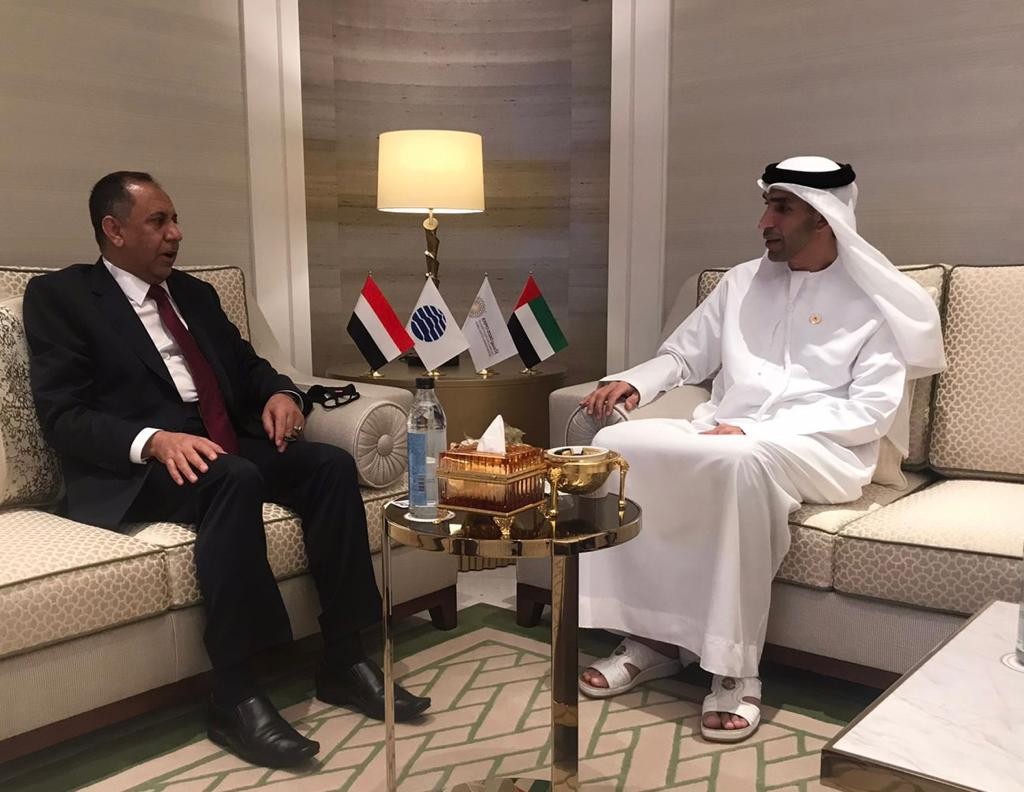 وزير الصناعة والتجارة محمد الأشول خلال لقائه وزير الدولة للتجارة الخارجية الإماراتي د. ثاني بن أحمد الزيودي