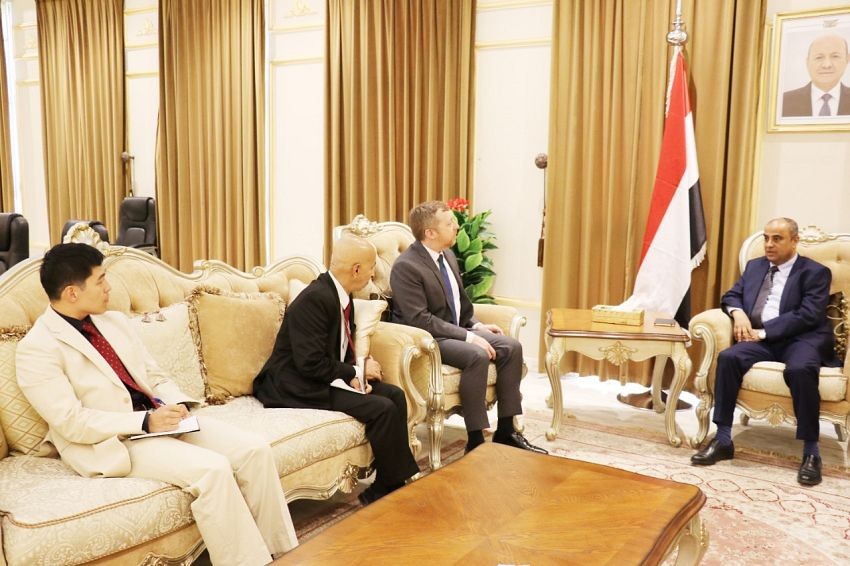 وزير المالية خلال اللقاء
