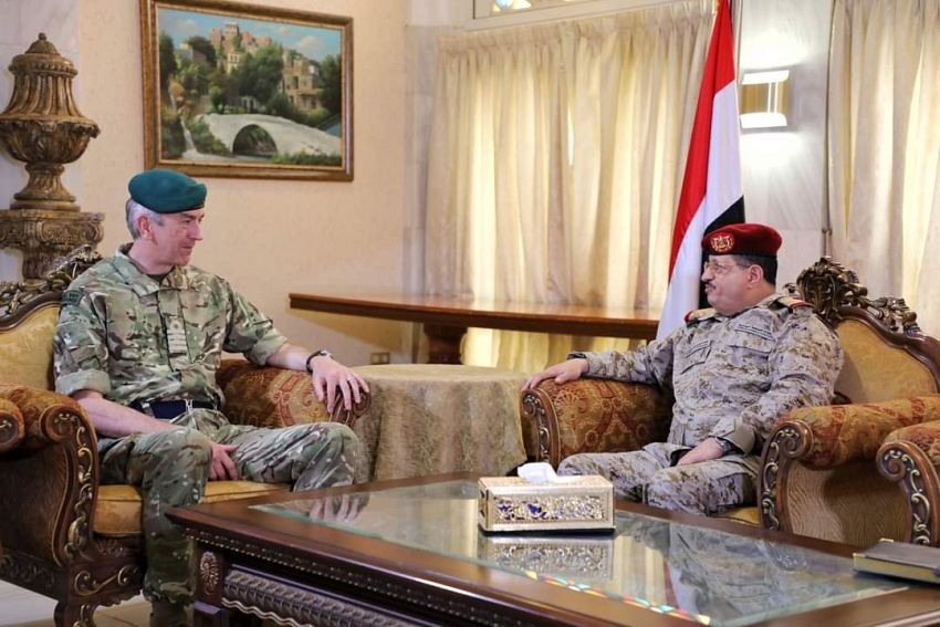 وزير الدفاع خلال اللقاء