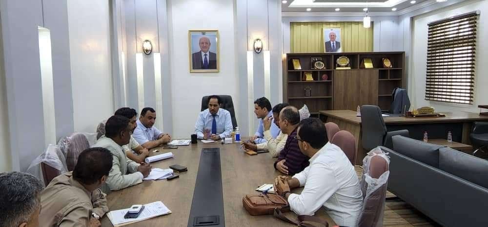 وزير الشباب والرياضة خلال الاجتماع
