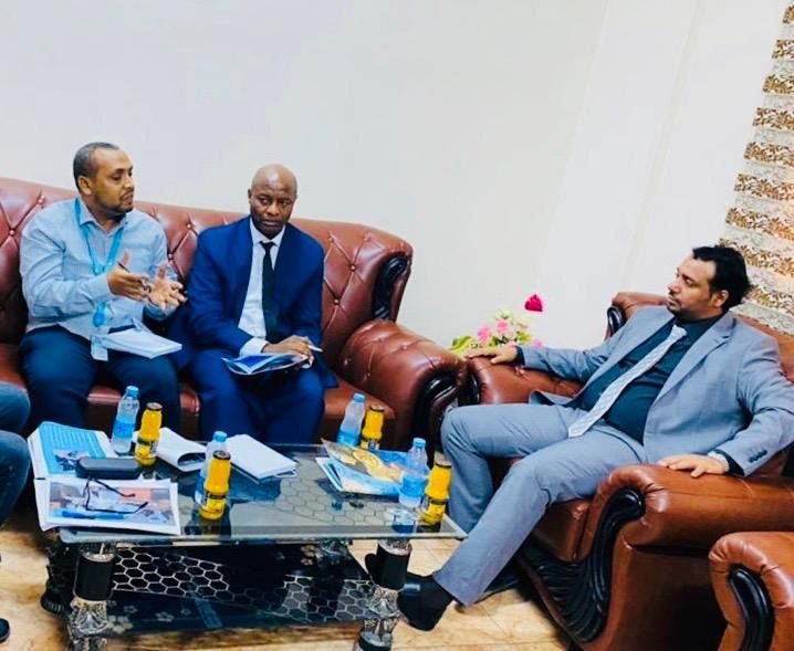 وزير التربية والتعليم خلال اللقاء