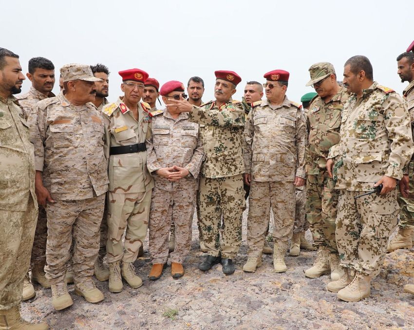 وزير الدفاع خلال الزيارة التفقدية