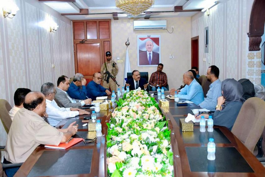 وزير النقل خلال الاجتماع