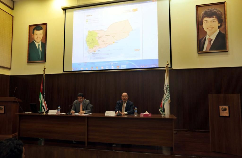 وزير الخارجية يزور مقر جمعية الشؤون الدولية في عمّان ويلقي محاضرة عن تطورات الأوضاع في بلادنا