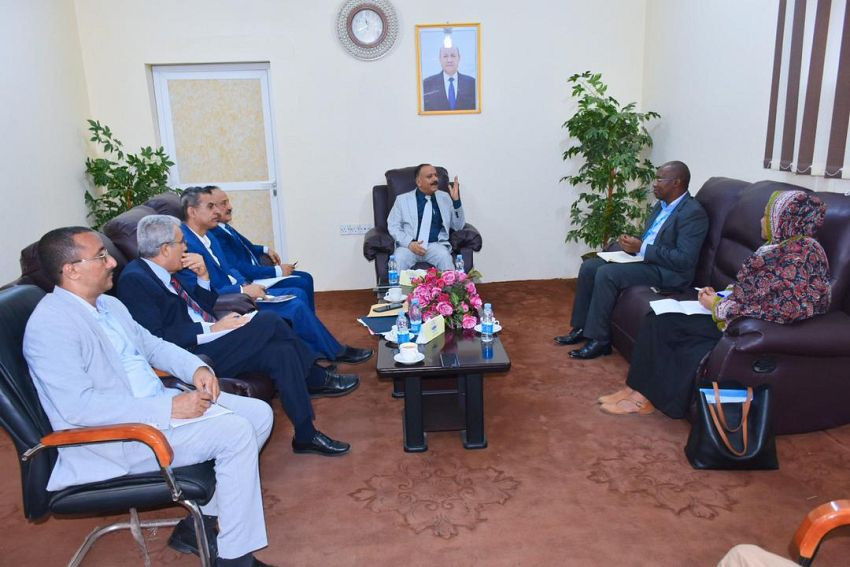 وزير النقل خلال اللقاء