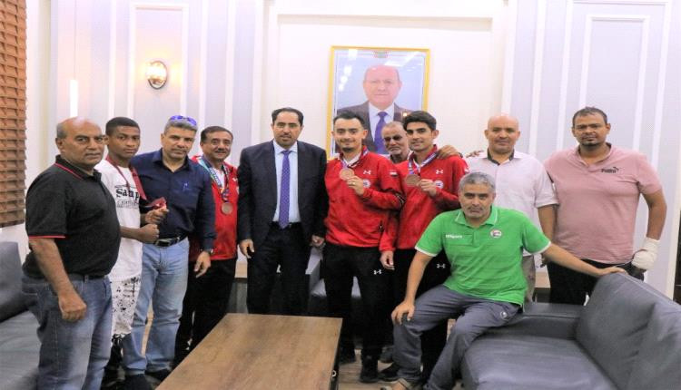 وزير الشباب والرياضة خلال التكريم